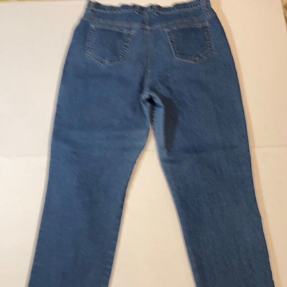 ST. John’s Bay,Women’s stretch Jeans, 33” waist - Picture 6 of 10